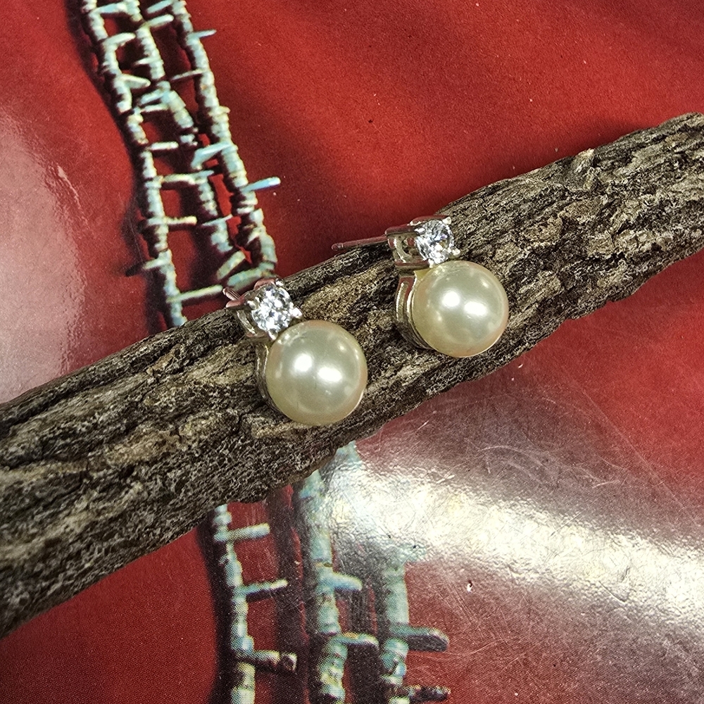 Elegant 8mm Pearl and Crystal Stud Earrings Set In Sterling Silver - Picture 3 of 7
